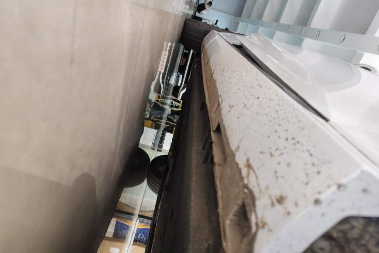 Used Hongqi H6 2024 2.0T ZhiZhen Edition Right Side Sill