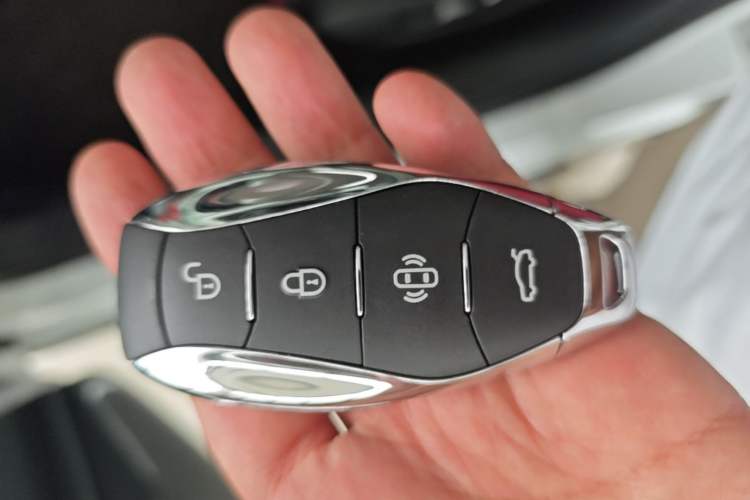 Used Hongqi H6 2024 2.0T ZhiMei Edition Vehicle Key