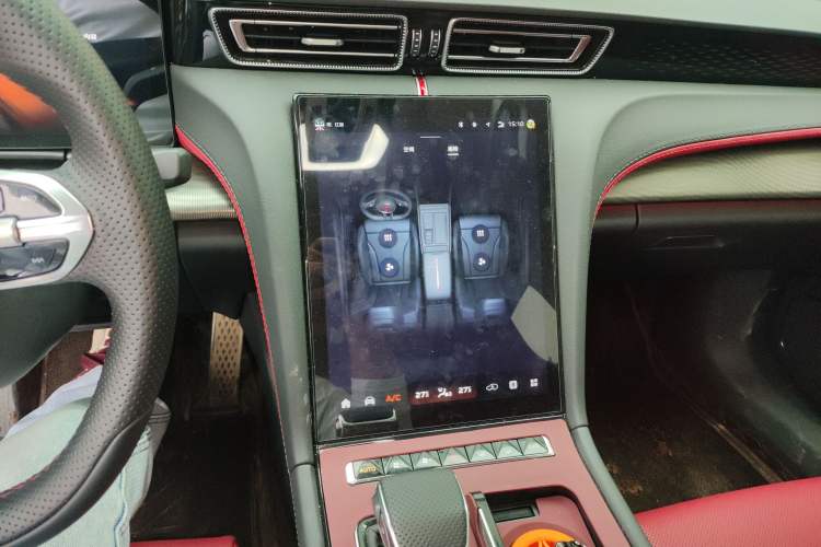 Used Hongqi H6 2025 2.0T Zhiyuan Edition Audio And AC Panel