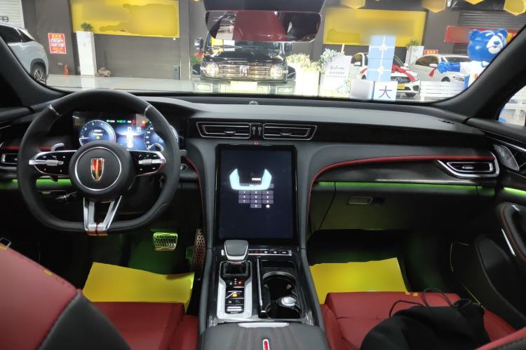 Used Hongqi H6 2025 2.0T ZhiShang Version Center Console