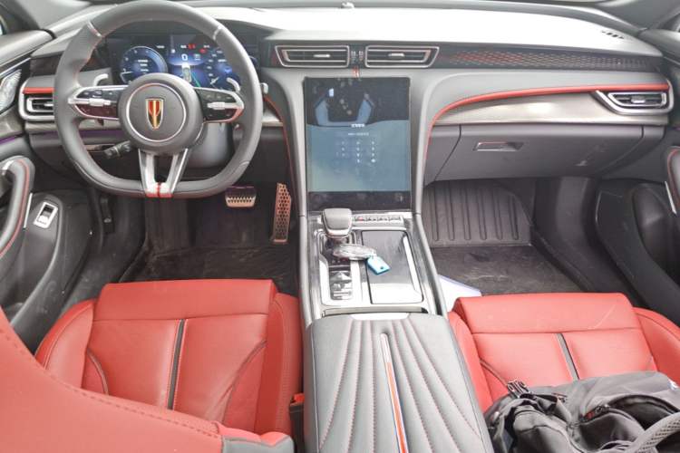 Used Hongqi H6 2025 2.0T ZhiShang Version Center Console