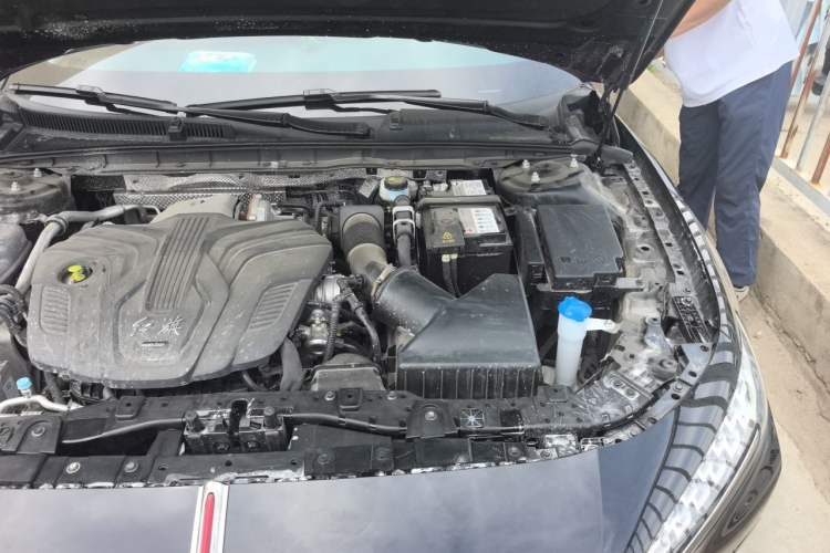 Used Hongqi H6 2025 2.0T ZhiMei Edition Engine Bay Left