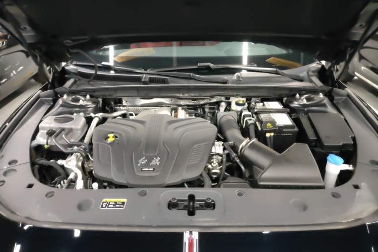 Used Hongqi H6 2025 2.0T ZhiShang Version Engine Bay