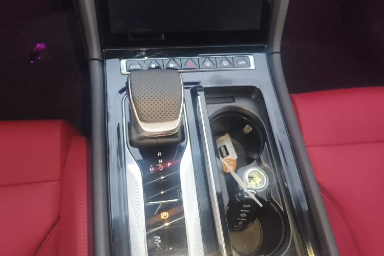 Used Hongqi H6 2025 2.0T ZhiShang Version Gear Lever
