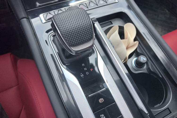 Used Hongqi H6 2025 2.0T ZhiMei Edition Gear Lever