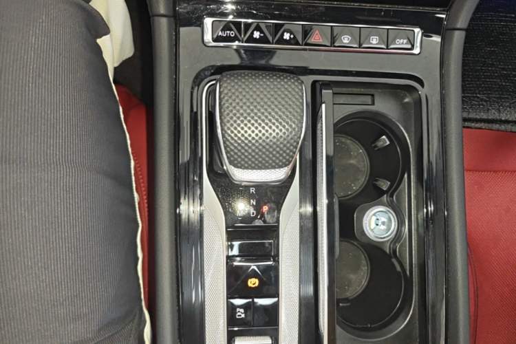 Used Hongqi H6 2025 2.0T ZhiShang Version Gear Lever