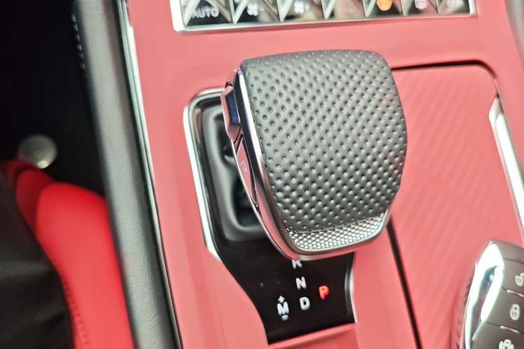 Used Hongqi H6 2025 2.0T ZhiMei Edition Gear Lever