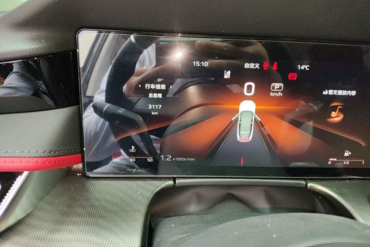 Used Hongqi H6 2025 2.0T Zhiyuan Edition Odometer Close Up
