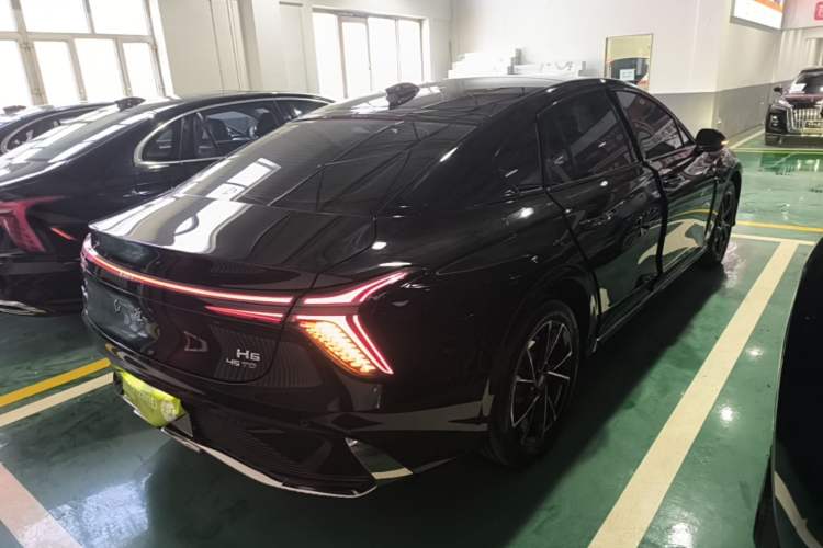 Used Hongqi H6 2025 2.0T Zhiyuan Edition Rear Right 45 Deg