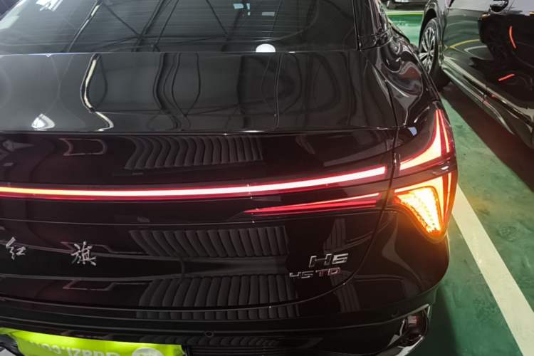 Used Hongqi H6 2025 2.0T Zhiyuan Edition Right Rear Taillight