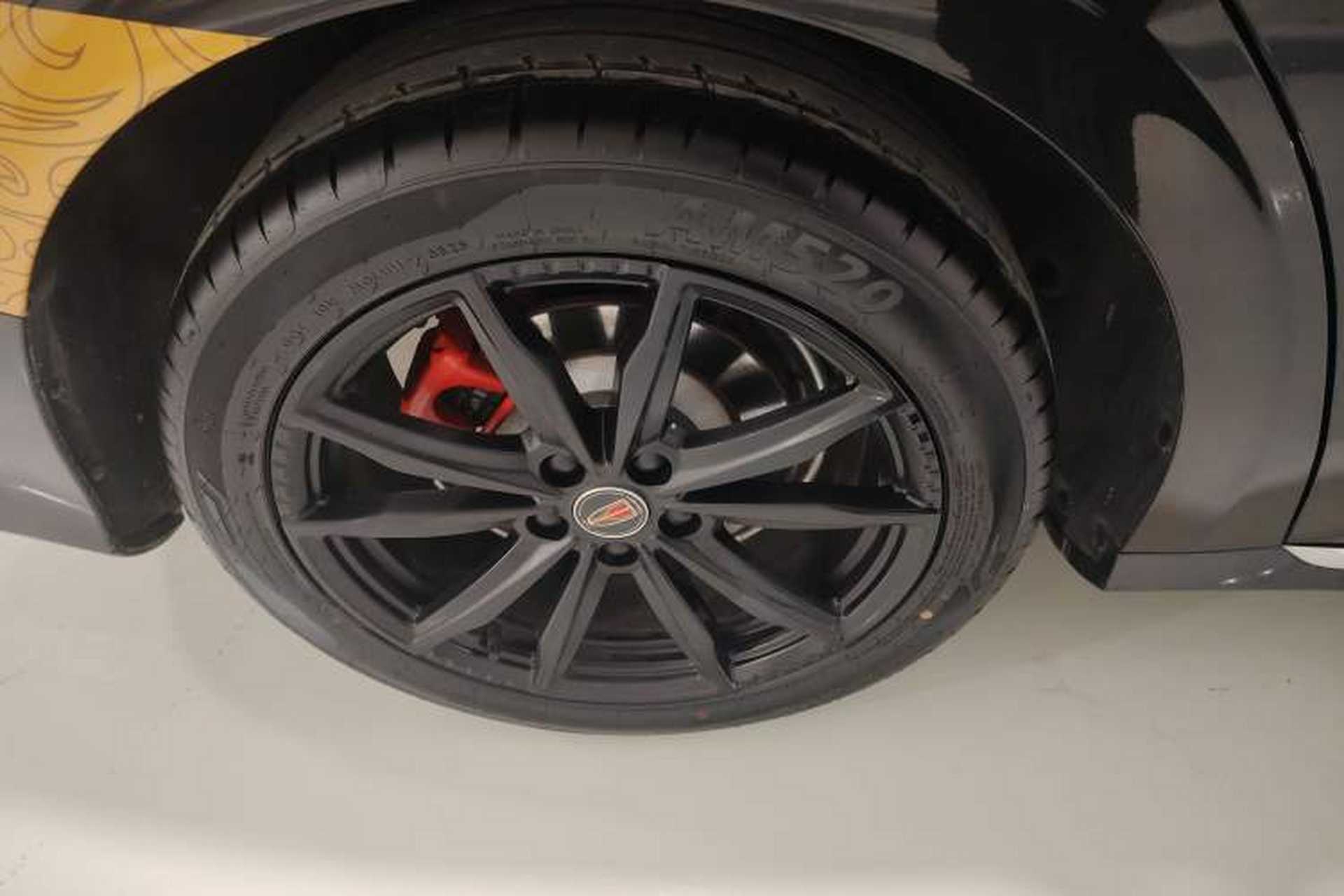Used Hongqi H6 2025 2.0T ZhiShang Version Right Rear Wheel Hub