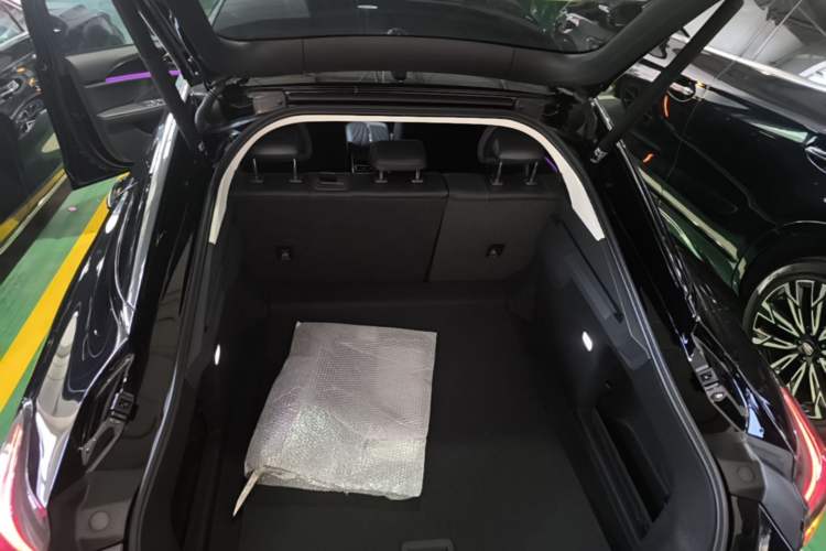 Used Hongqi H6 2025 2.0T Zhiyuan Edition Trunk