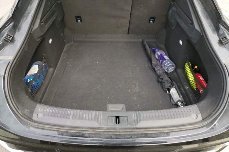 Used Hongqi H6 2025 2.0T ZhiShang Version Trunk