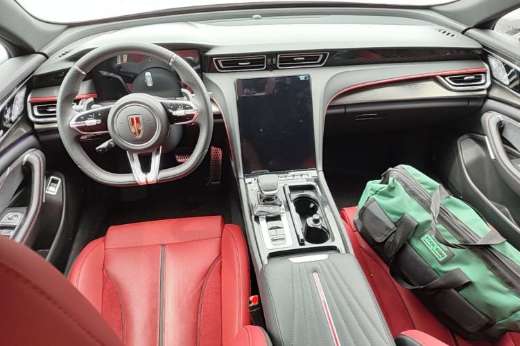 Used Hongqi H6 2025 2.0T ZhiShang Version Center Console