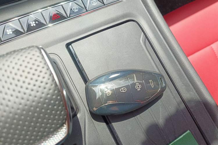 Used Hongqi H6 2025 2.0T ZhiMei Edition Vehicle Key