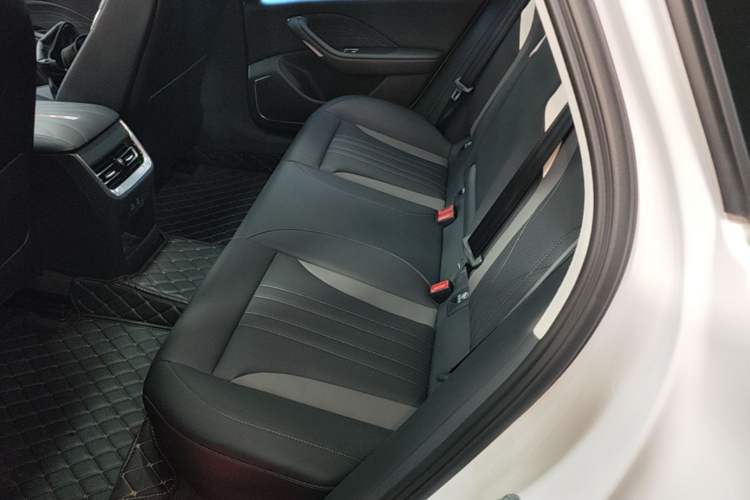 Used Hongqi H6 2025 2.0T Zhiyuan Edition Left Rear Seat