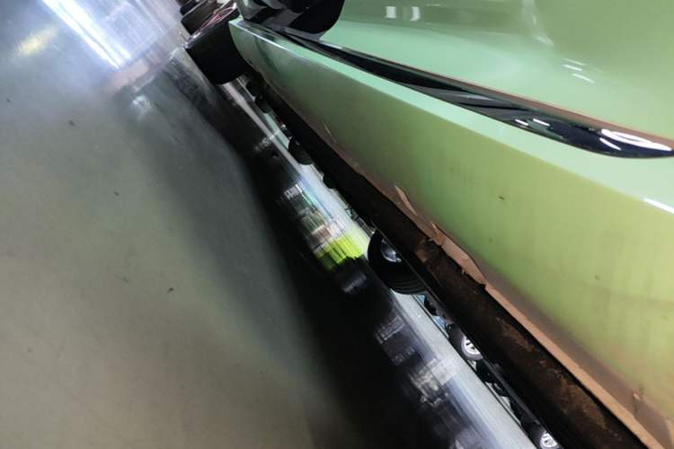 Used Hongqi H6 2025 2.0T Zhiyuan Edition Left Side Sill