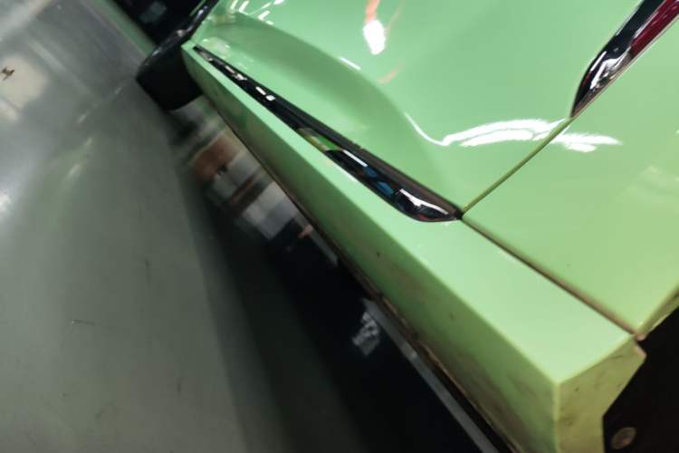 Used Hongqi H6 2025 2.0T Zhiyuan Edition Right Side Sill