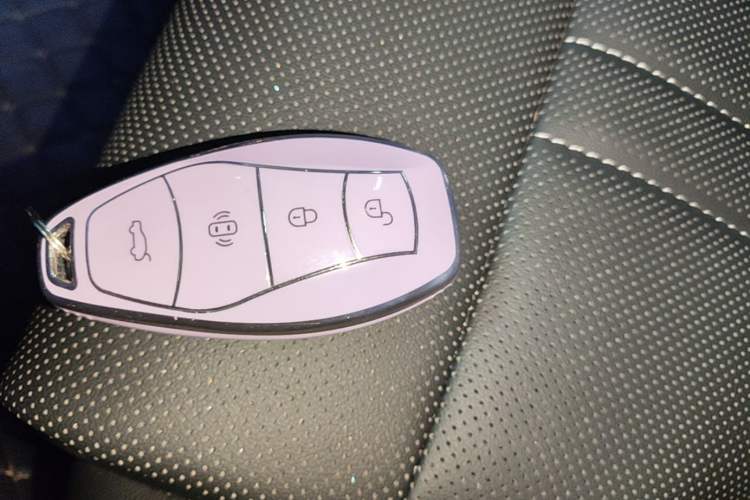 Used Hongqi H6 2025 2.0T Zhiyuan Edition Vehicle Key