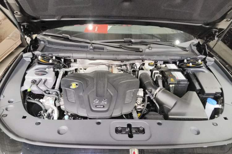 Used Hongqi H6 2025 2.0T ZhiMei Edition Engine Bay