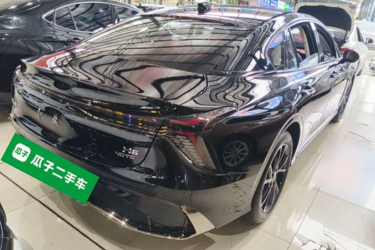 Used Hongqi H6 2025 2.0T ZhiMei Edition Rear Right 45 Deg