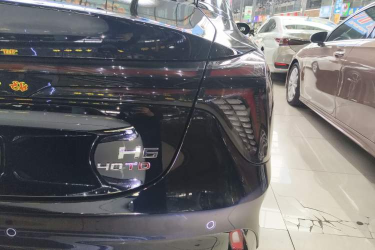 Used Hongqi H6 2025 2.0T ZhiMei Edition Right Rear Taillight