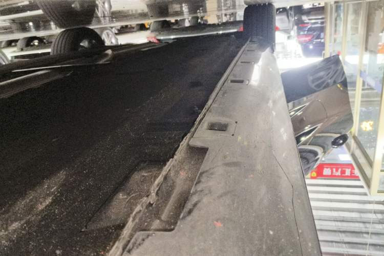 Used Hongqi H6 2025 2.0T ZhiMei Edition Right Side Sill