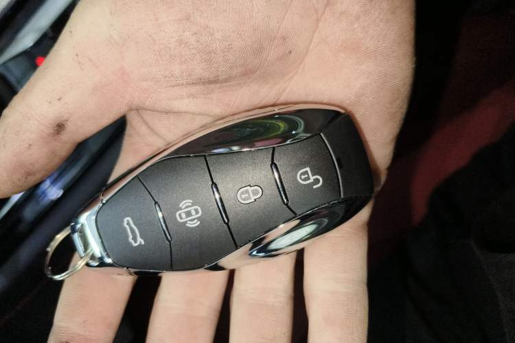 Used Hongqi H6 2025 2.0T ZhiMei Edition Vehicle Key