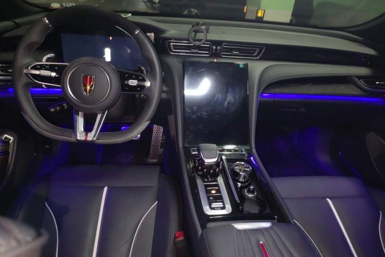 Used Hongqi H6 2025 2.0T ZhiZhen Edition Center Console