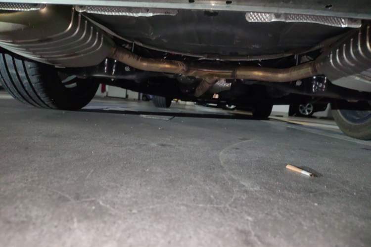 Used Hongqi H6 2025 2.0T ZhiZhen Edition Chassis Rear