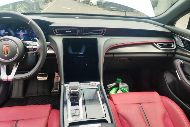Used Hongqi H6 2025 2.0T ZhiShang Version Audio And AC Panel