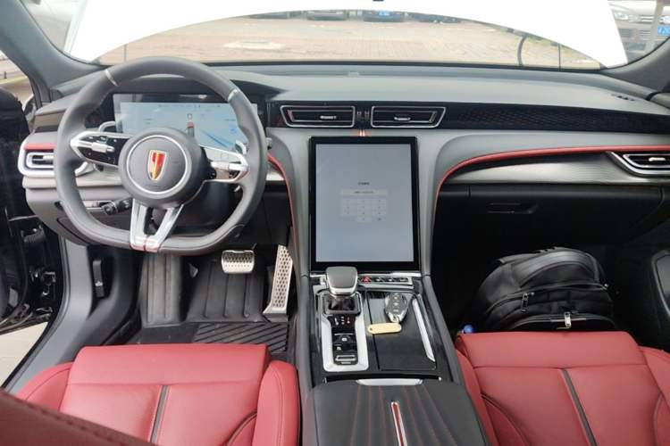 Used Hongqi H6 2025 2.0T ZhiShang Version Center Console