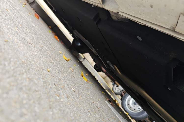 Used Hongqi H6 2025 2.0T ZhiMei Edition Chassis Rear Left