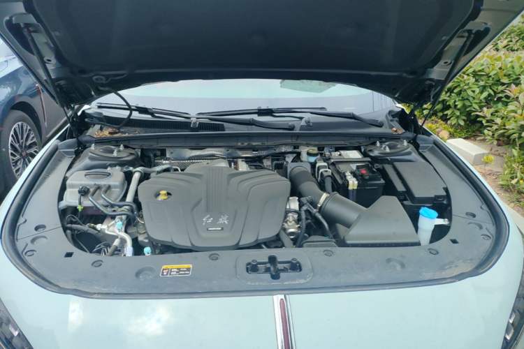 Used Hongqi H6 2025 2.0T ZhiShang Version Engine Bay
