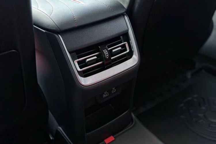 Used Hongqi H6 2025 2.0T ZhiMei Edition Interior 4