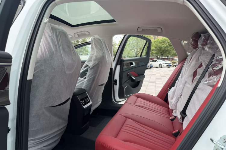 Used Hongqi H6 2025 2.0T ZhiMei Edition Interior 4