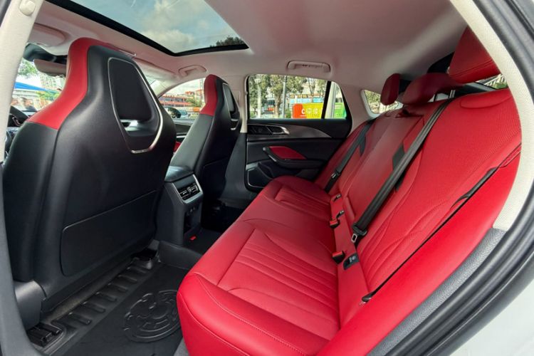 Used Hongqi H6 2025 2.0T ZhiMei Edition Interior 5