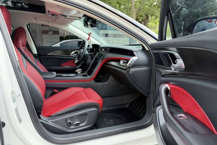 Used Hongqi H6 2025 2.0T ZhiMei Edition Interior 8