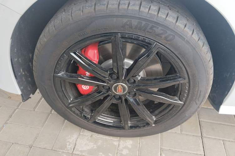 Used Hongqi H6 2025 2.0T ZhiShang Version Left Front Wheel Hub
