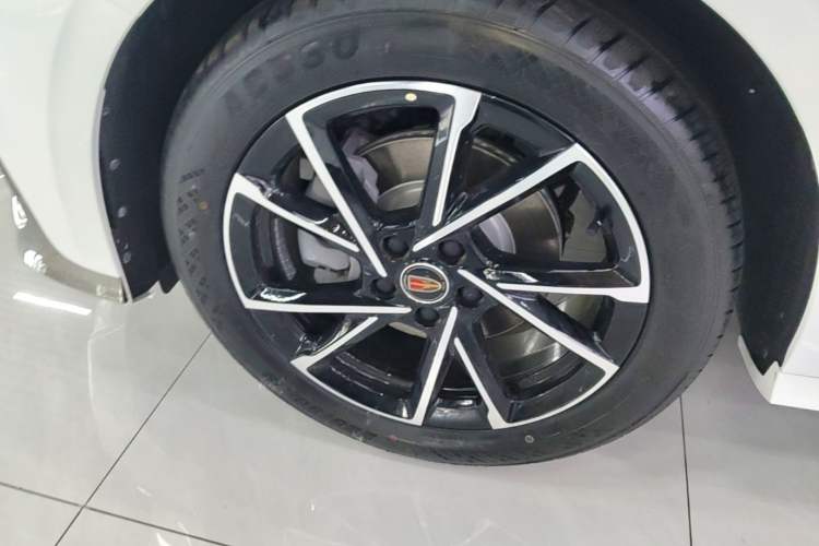 Used Hongqi H6 2025 2.0T ZhiMei Edition Left Front Wheel Hub