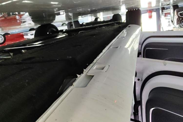 Used Hongqi H6 2025 2.0T ZhiMei Edition Left Side Sill