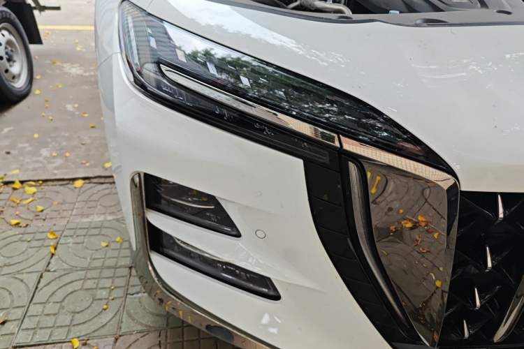 Used Hongqi H6 2025 2.0T ZhiMei Edition Right Front Headlight