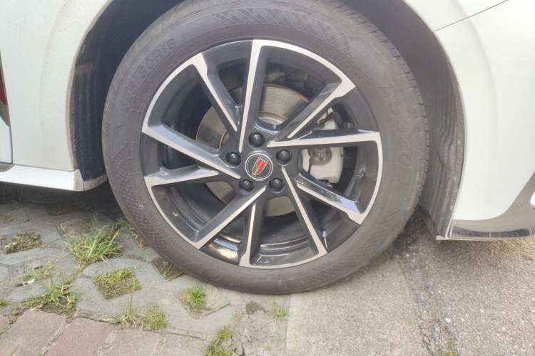 Used Hongqi H6 2025 2.0T ZhiMei Edition Right Front Wheel Hub
