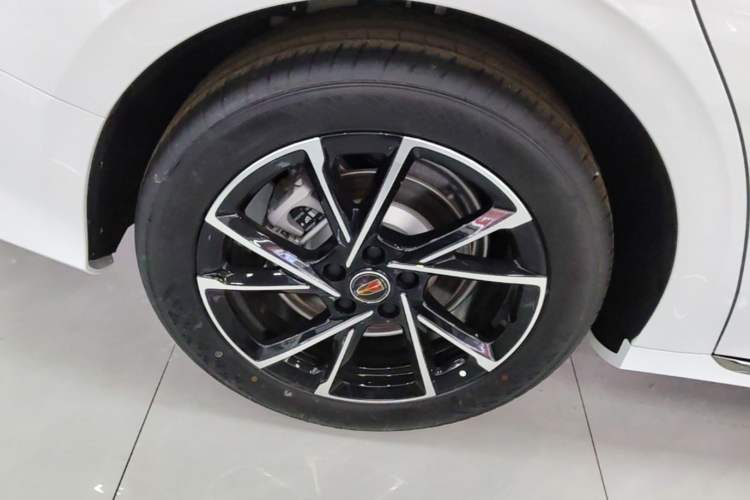 Used Hongqi H6 2025 2.0T ZhiMei Edition Right Rear Wheel Hub