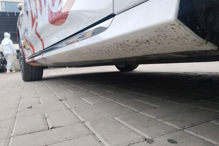 Used Hongqi H6 2025 2.0T ZhiShang Version Right Side Sill