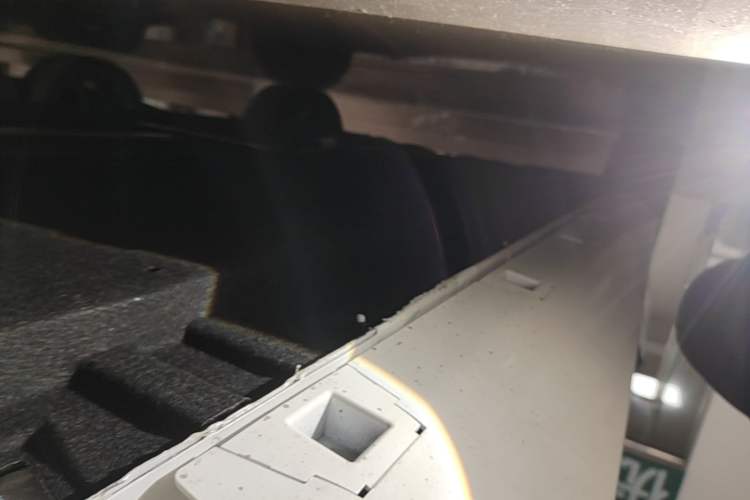 Used Hongqi H6 2025 2.0T ZhiMei Edition Right Side Sill