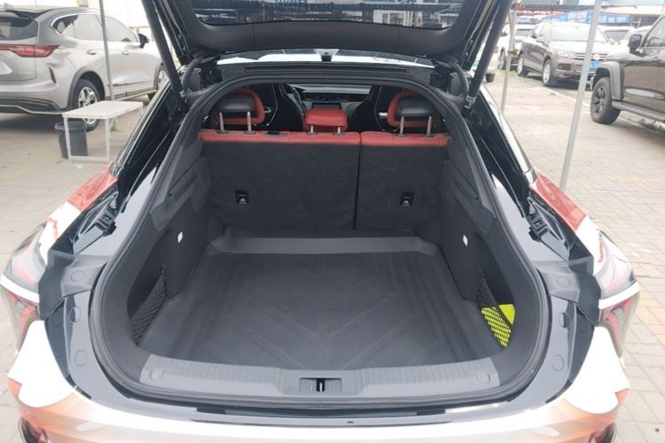 Used Hongqi H6 2025 2.0T ZhiShang Version Trunk