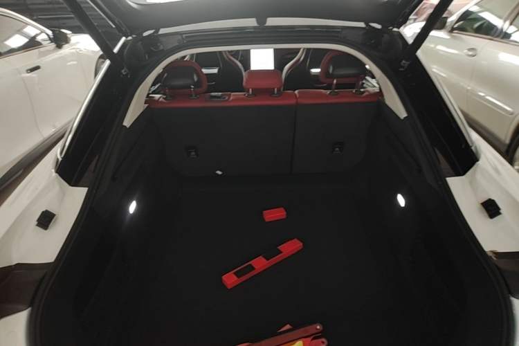 Used Hongqi H6 2025 2.0T ZhiMei Edition Trunk