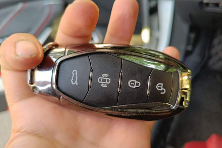 Used Hongqi H6 2025 2.0T ZhiShang Version Vehicle Key