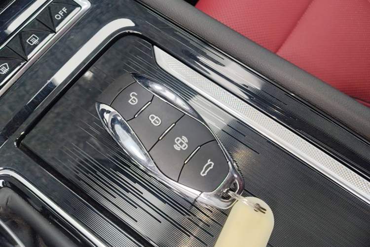 Used Hongqi H6 2025 2.0T ZhiShang Version Vehicle Key
